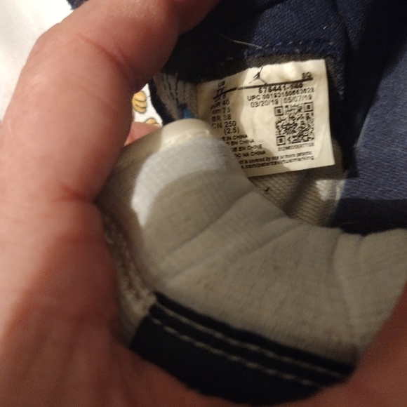 Jordan 1 Retro High Obsidian UNC/Nike Jordans - Picture 4 of 4